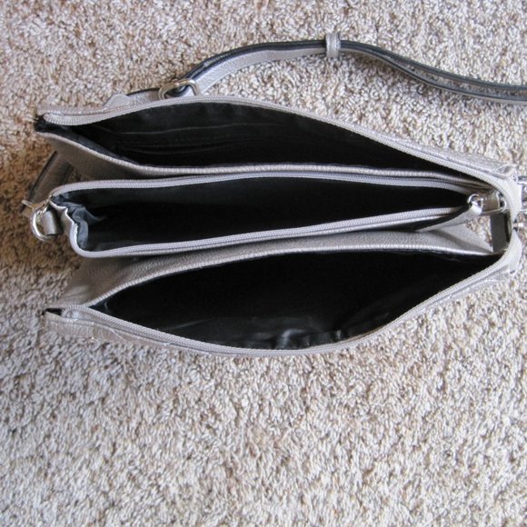 Nicole Miller silver quilted purse - Picture 6 of 15